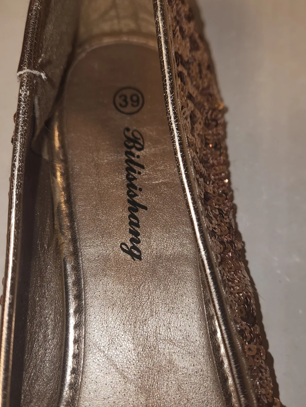 Rose Gold Sequin Embellished Rounded Toe Ballet Flats Size 8 39 EUC